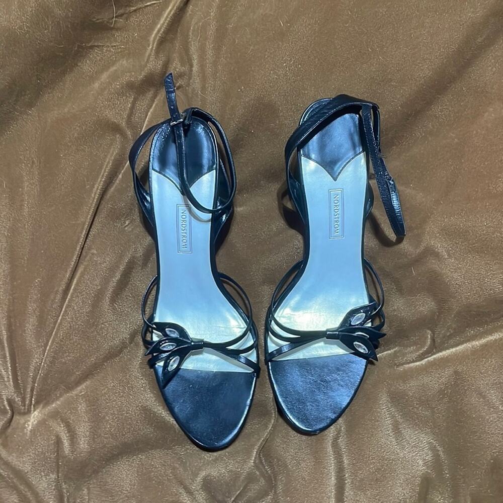 Nordstrom 11m strapped black 3” heel worn once euc box stored ankle strap